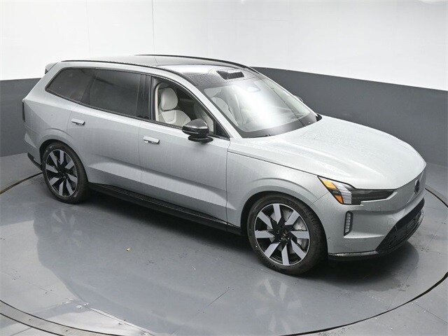Used 2025 Volvo EX90 Ultra AWD/4WD image 33