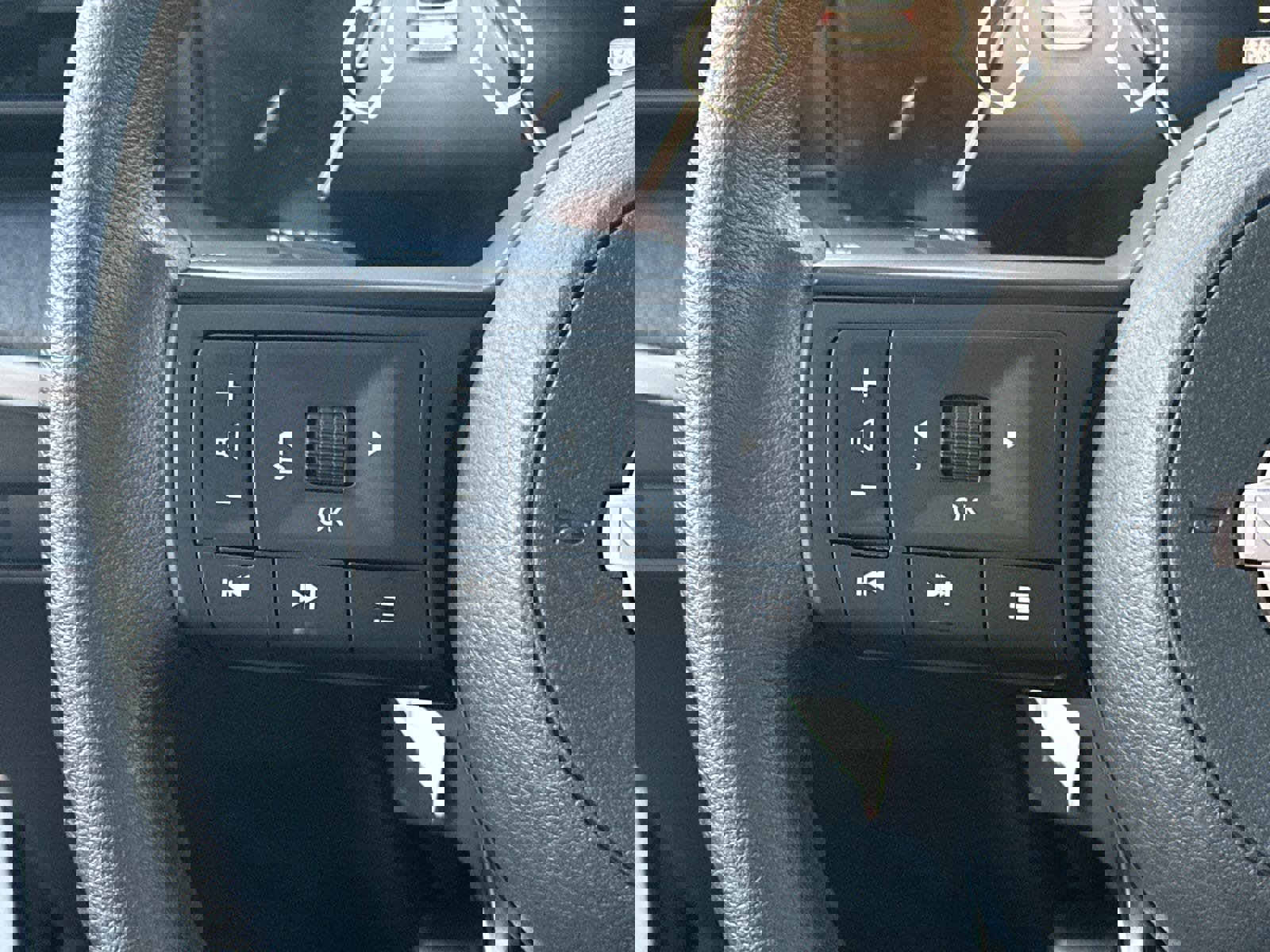 New 2026 Nissan Kicks S image 24