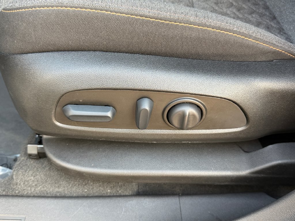 Used 2023 Chevrolet Equinox LT AWD/4WD image 12