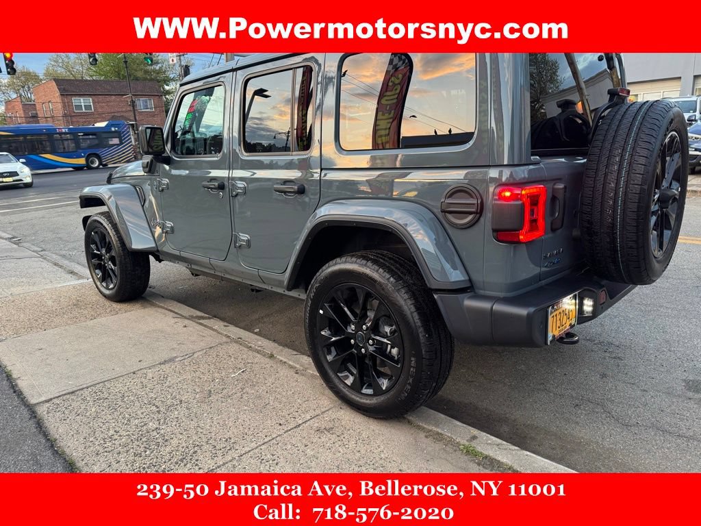 Used 2025 Jeep Wrangler Unlimited Sahara w/ Safety Group AWD/4WD image 3
