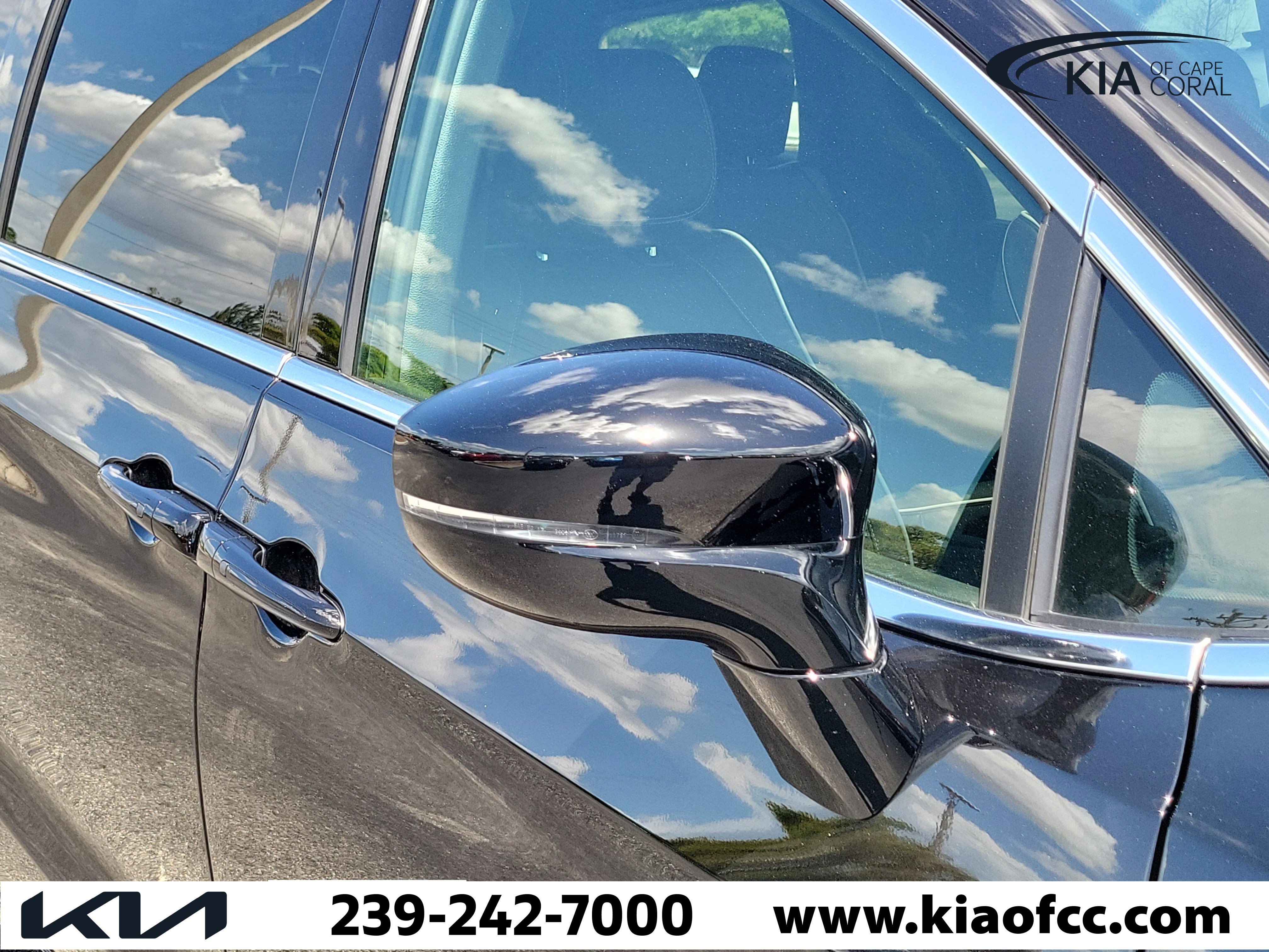 Used 2026 Chrysler Pacifica Limited image 8