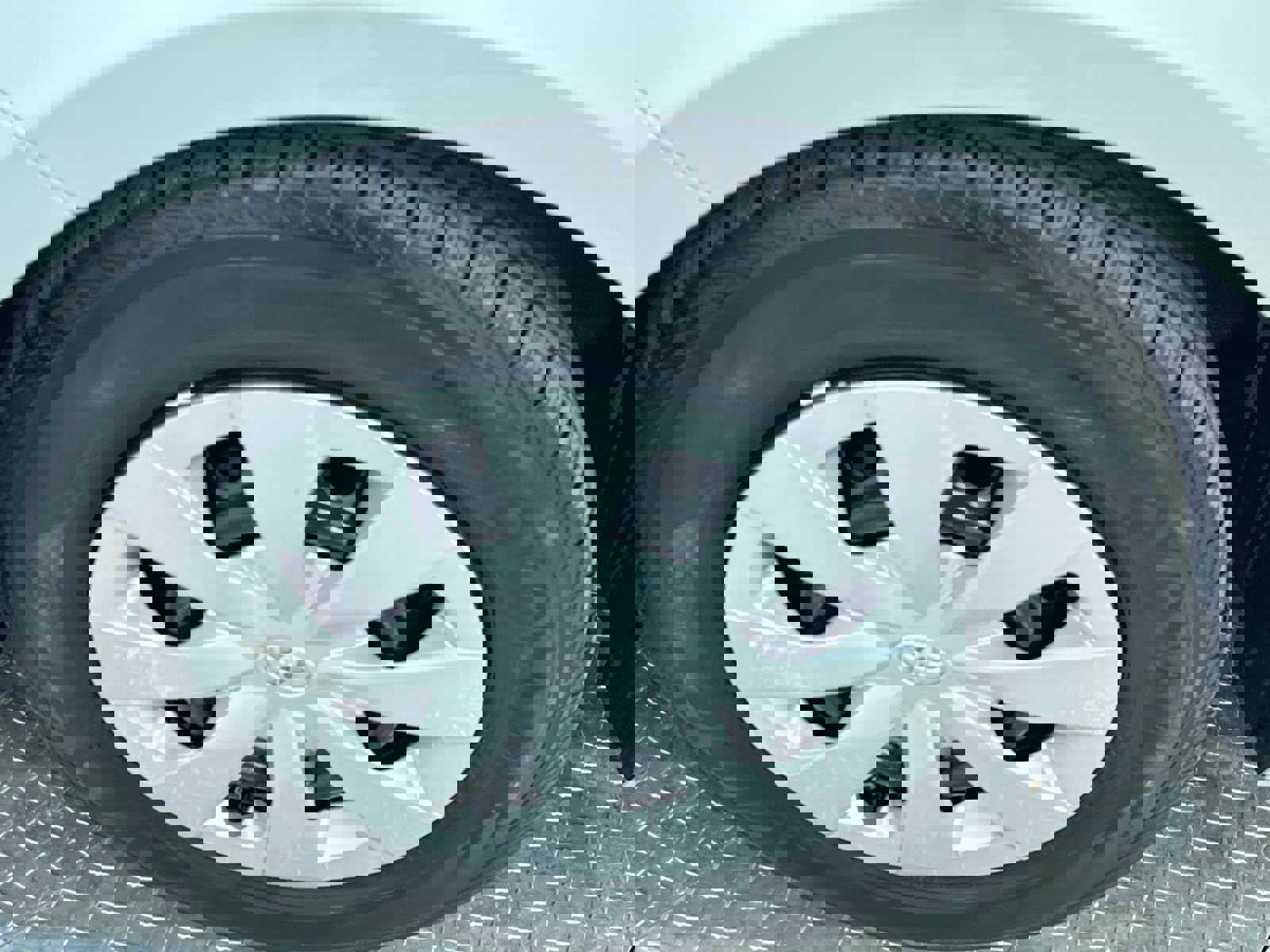 Used 2020 Toyota Corolla L image 10