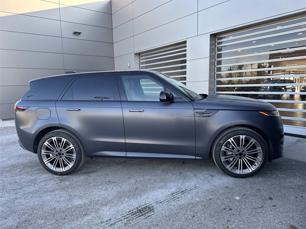 New 2026 Land Rover Range Rover Sport Dynamic SE image 9
