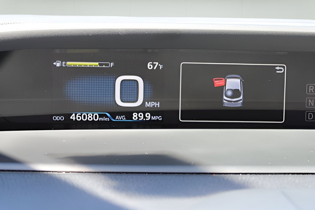 Certified 2020 Toyota Prius Prime Limited FWD image 11