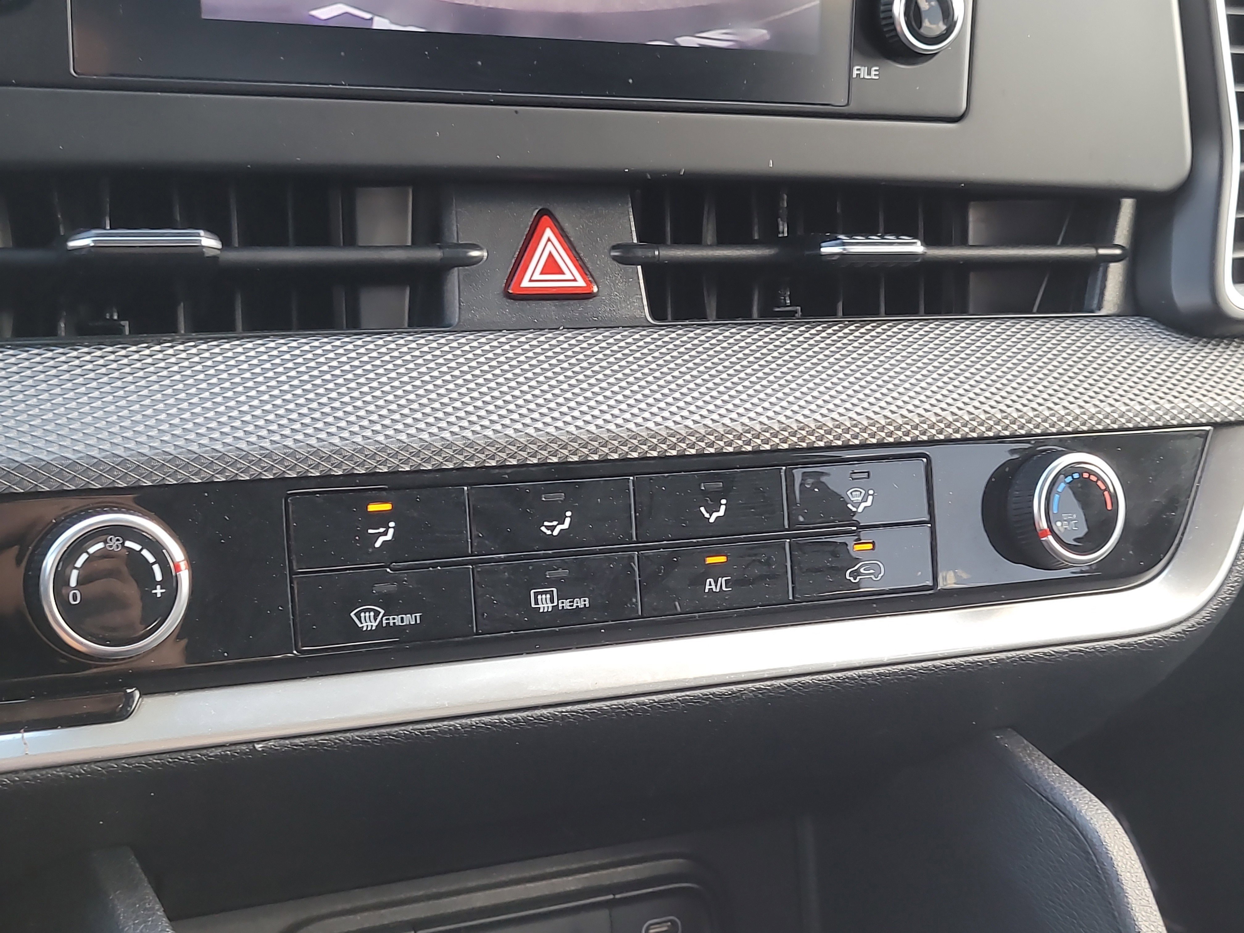 Used 2025 Kia Sportage LX image 23