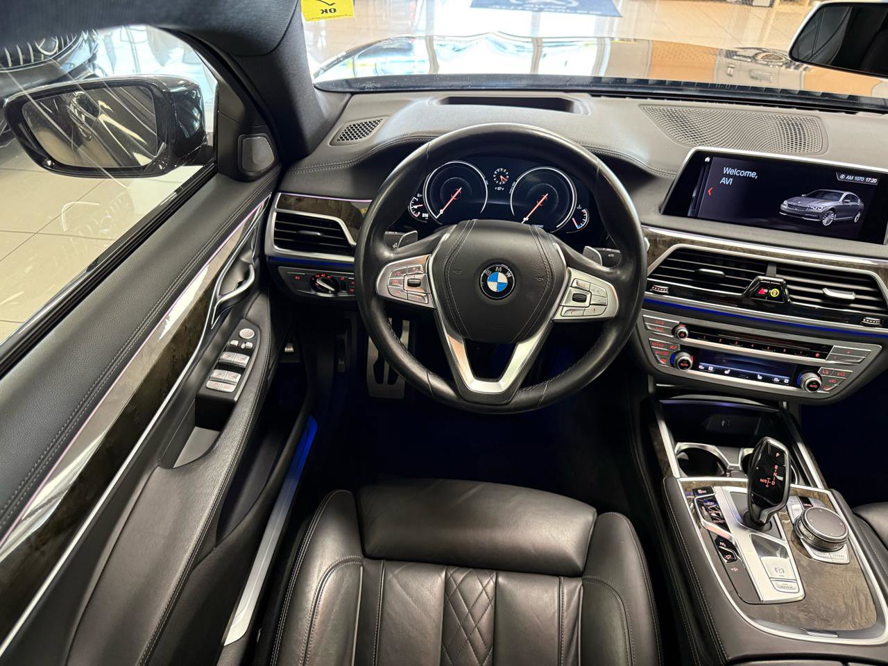 Used 2018 BMW 750i image 12