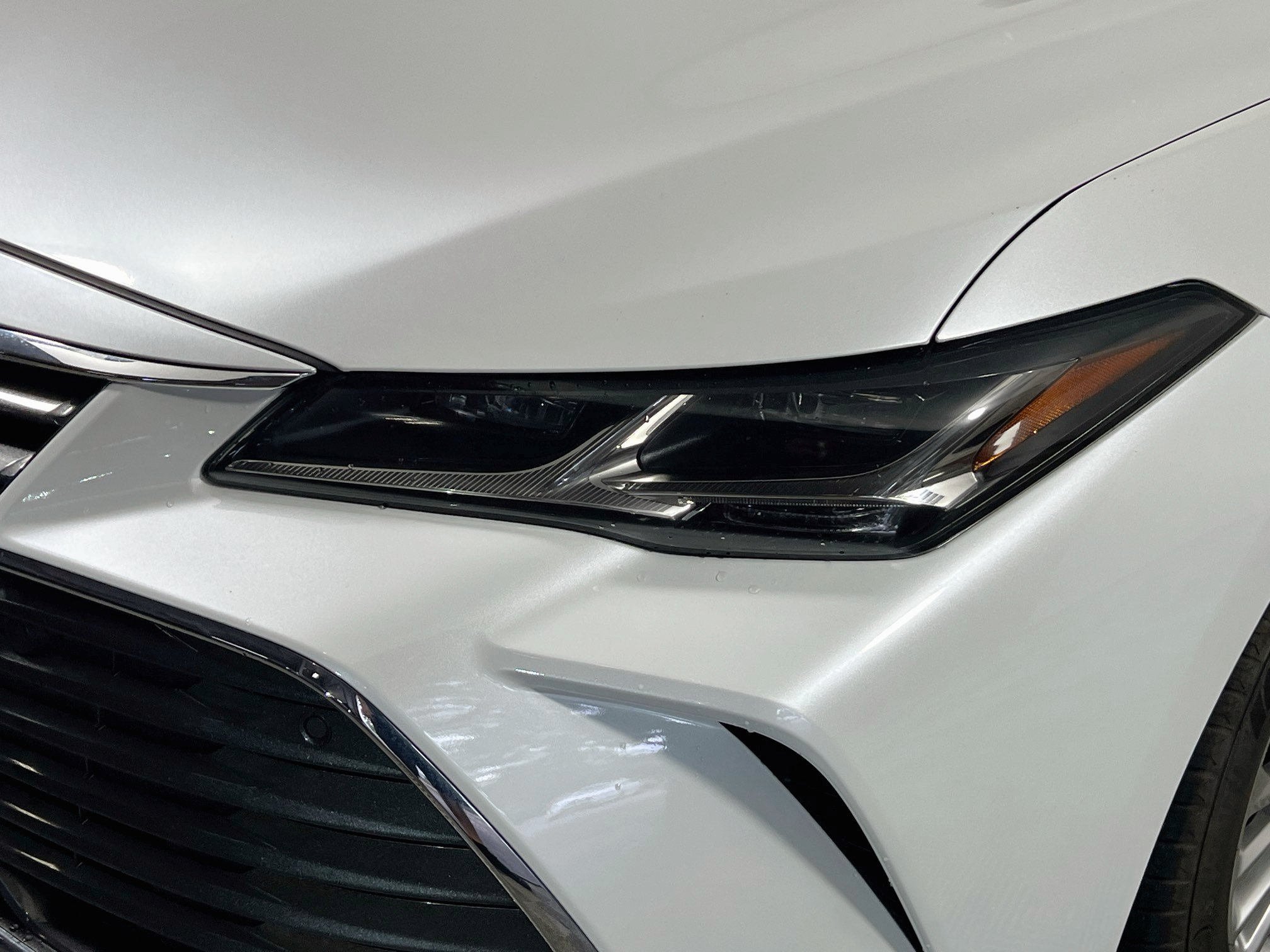 Used 2021 Toyota Avalon Limited w/ Advanced Safety Package FWD image 12