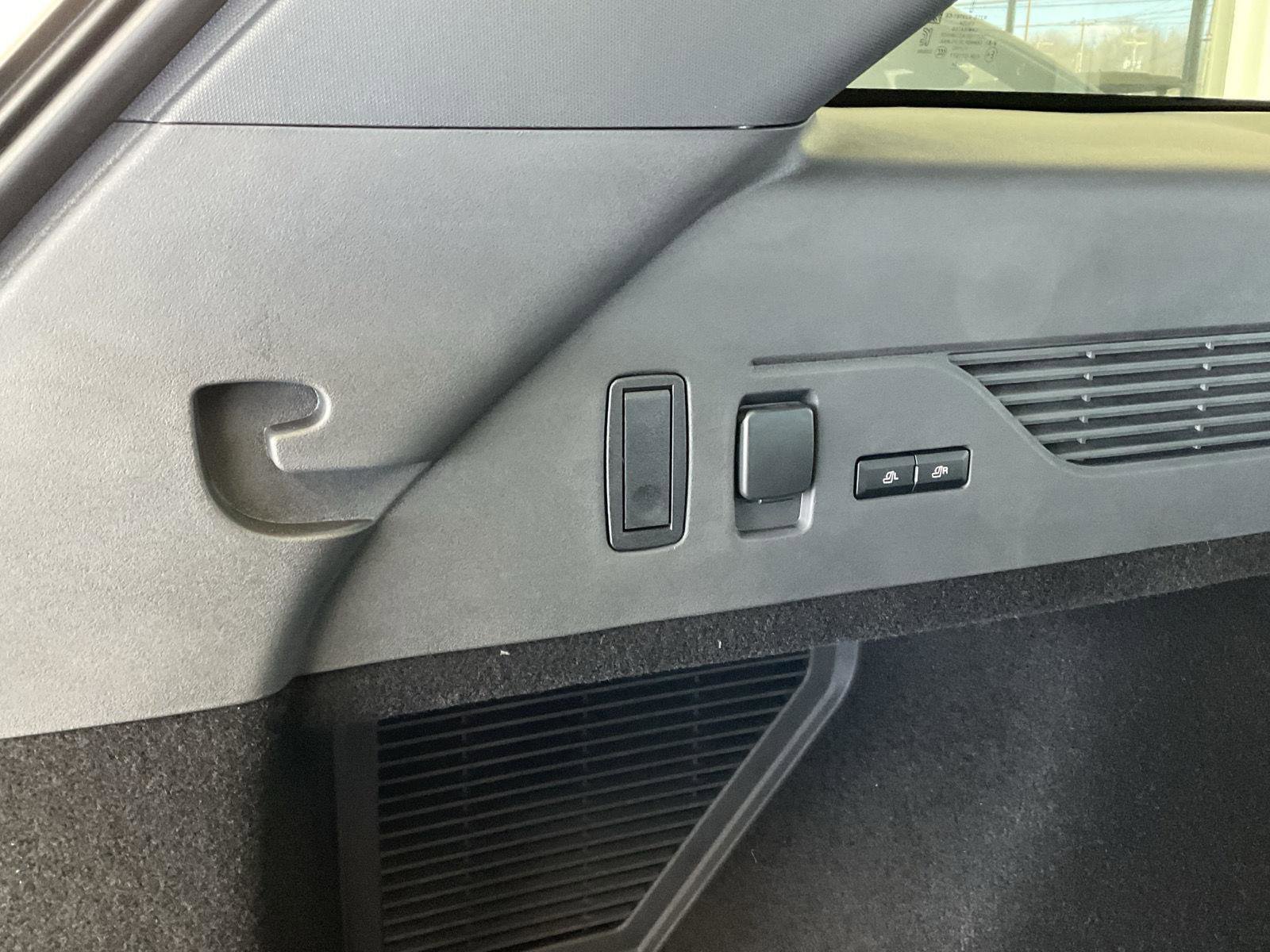 New 2024 Lincoln Nautilus Reserve w/ Jet Appearance Package (87T) image 25