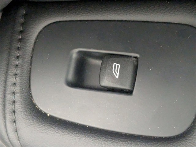 Used 2025 Volvo XC60 B5 Plus image 36