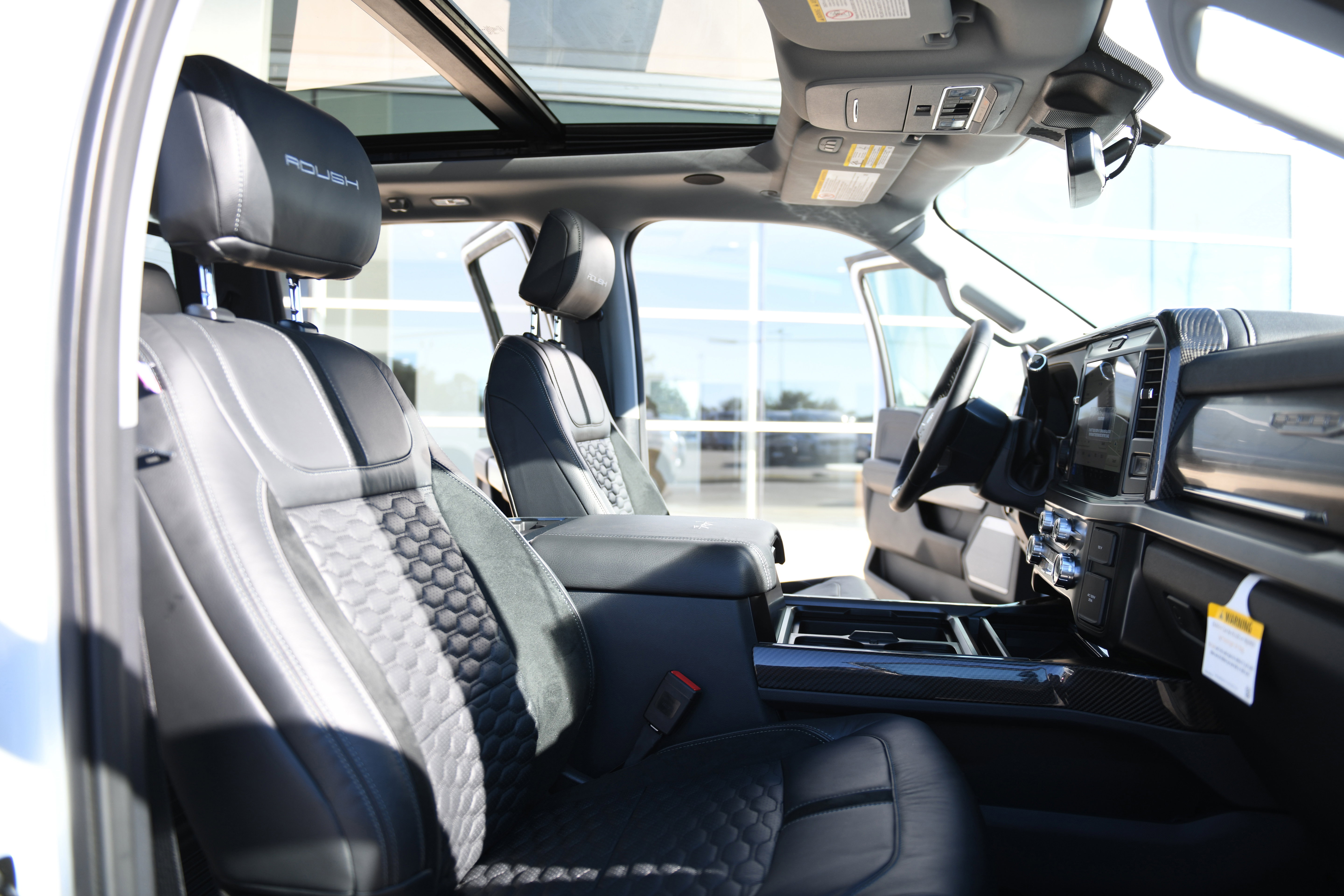 New 2026 Ford F250 Lariat w/ Black Appearance Package image 29