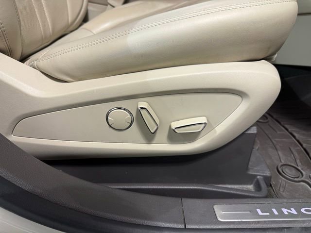 Used 2020 Lincoln Nautilus Reserve image 32