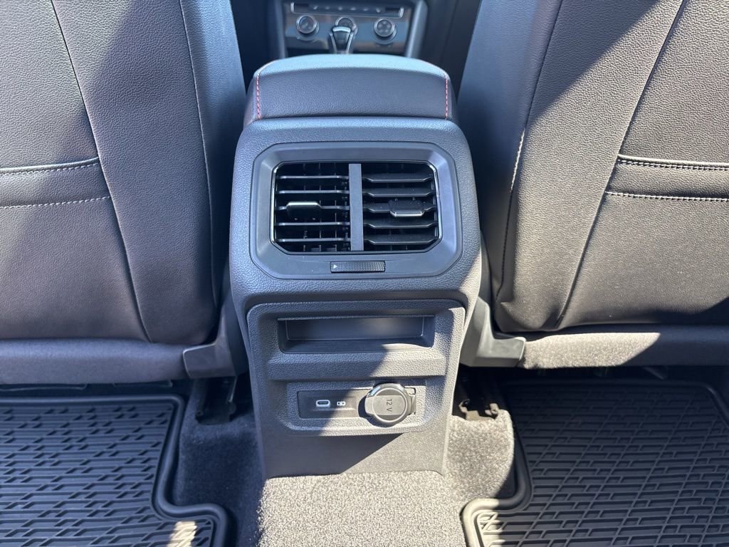 Used 2024 Volkswagen Tiguan Wolfsburg Edition image 29