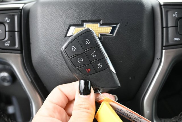 Used 2023 Chevrolet Suburban Premier AWD/4WD image 38