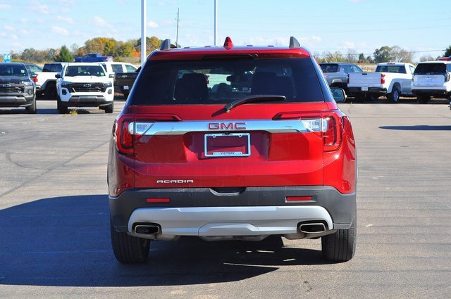 Used 2023 GMC Acadia SLE w/ Driver Convenience Package image 4
