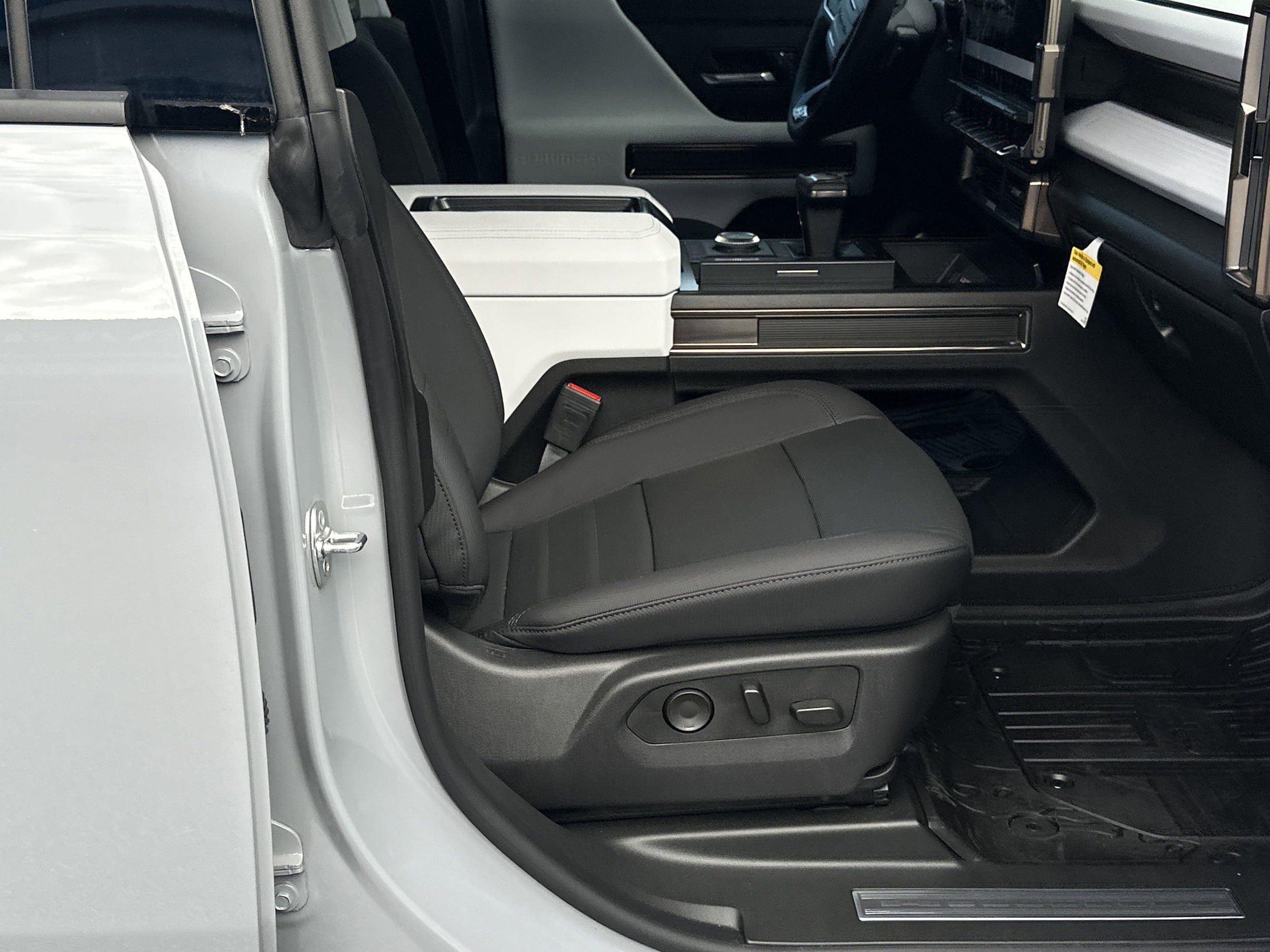 New 2025 GMC Hummer EV 2X w/ Extreme Off-Road Package image 13