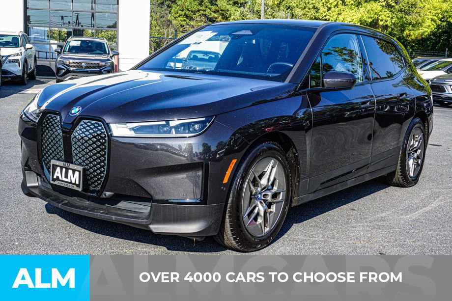 Used 2022 BMW iX xDrive50 w/ Dynamic Handling Package image 3