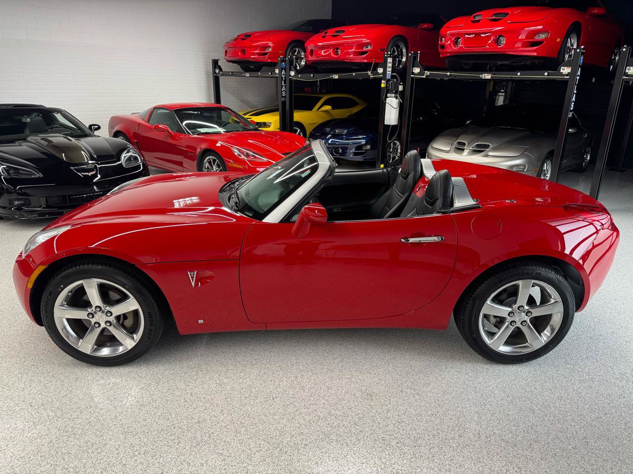 Used 2007 Pontiac Solstice Convertible w/ Premium Package RWD image 8