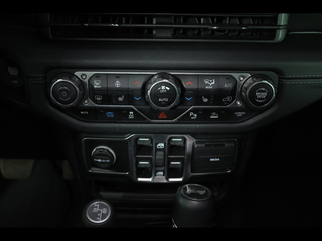 Used 2024 Jeep Wrangler Unlimited Sahara w/ Dual Top Group AWD/4WD image 16