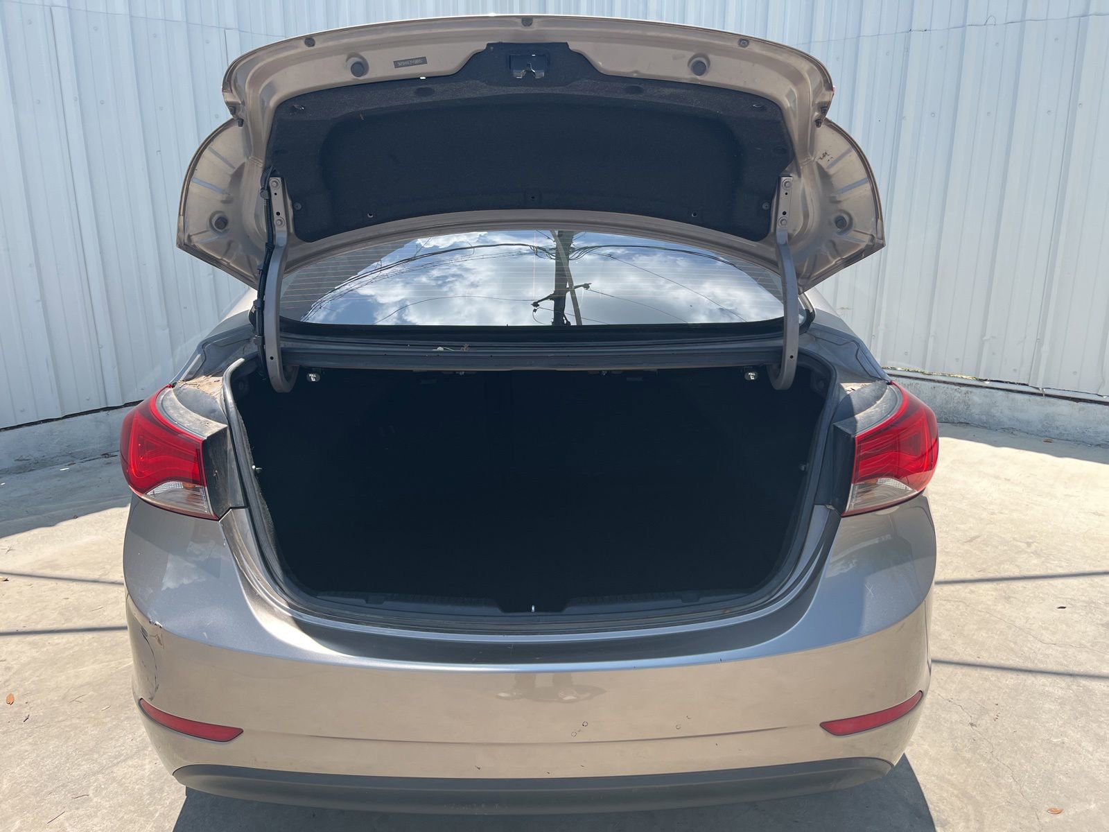 Used 2015 Hyundai Elantra Limited FWD image 8