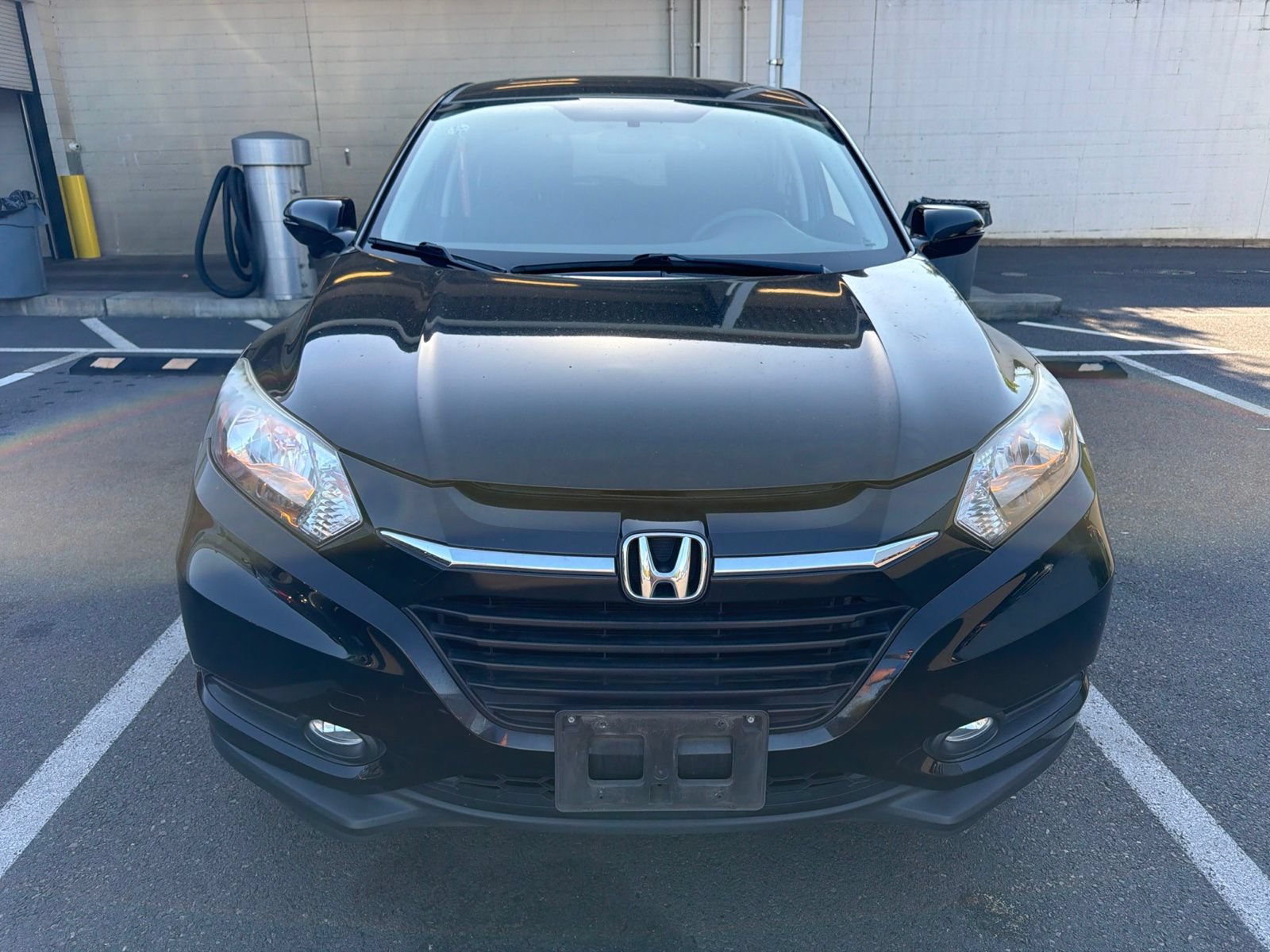 Used 2017 Honda HR-V EX image 2