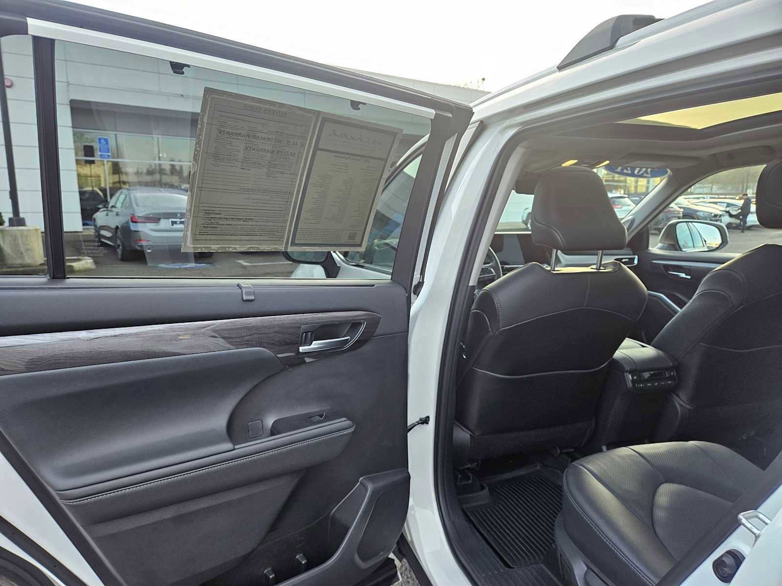 Used 2021 Toyota Highlander Platinum image 19