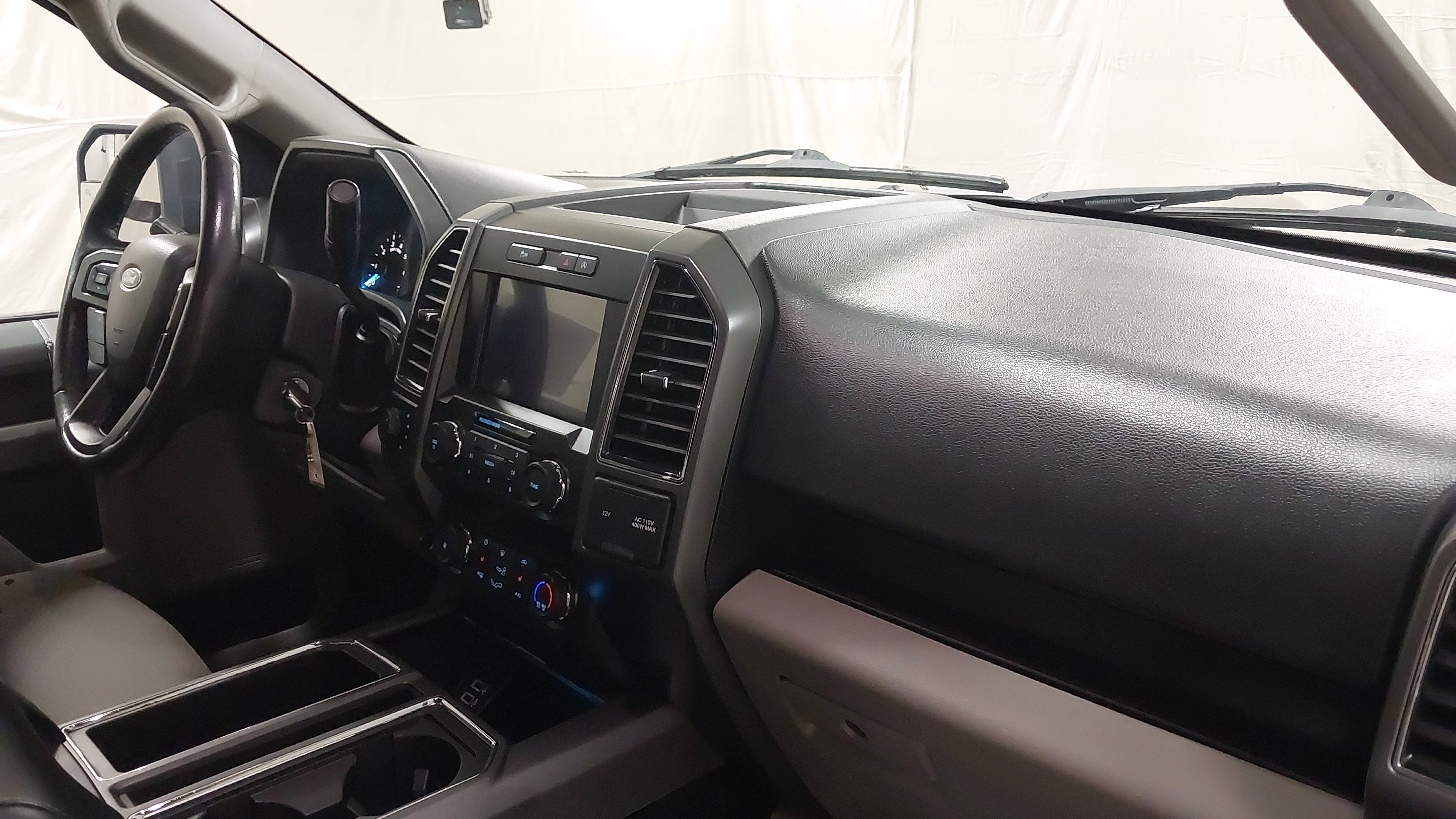 Used 2020 Ford F150 XLT w/ Equipment Group 302A Luxury AWD/4WD image 30