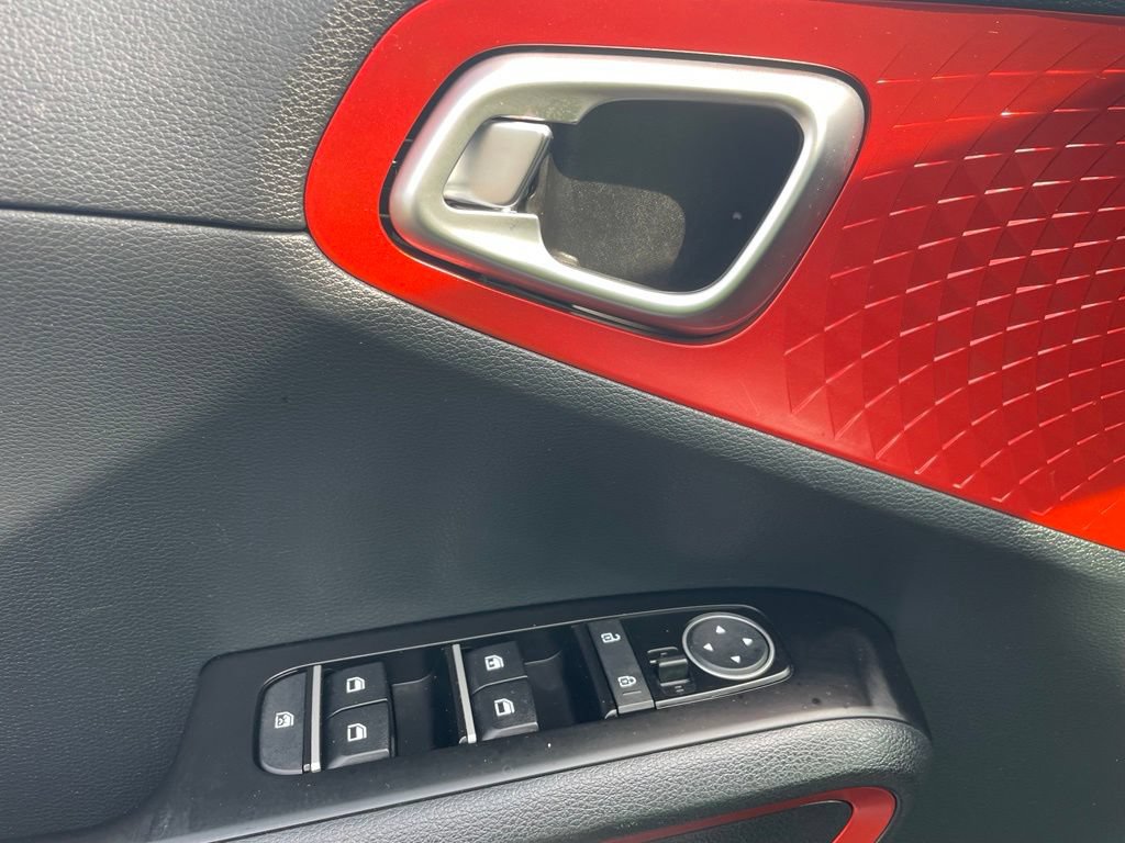 Used 2024 Kia Soul GT-Line FWD image 28