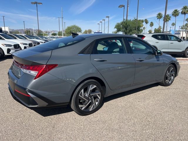 Used 2025 Hyundai Elantra Limited FWD image 4