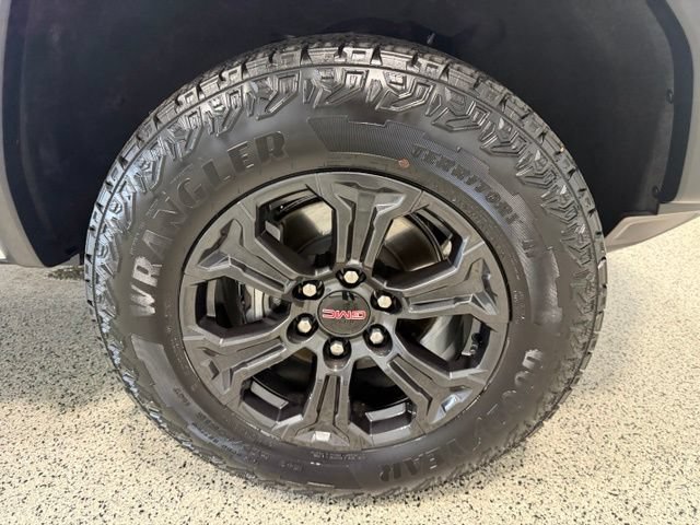 Used 2024 GMC Canyon Elevation RWD image 32
