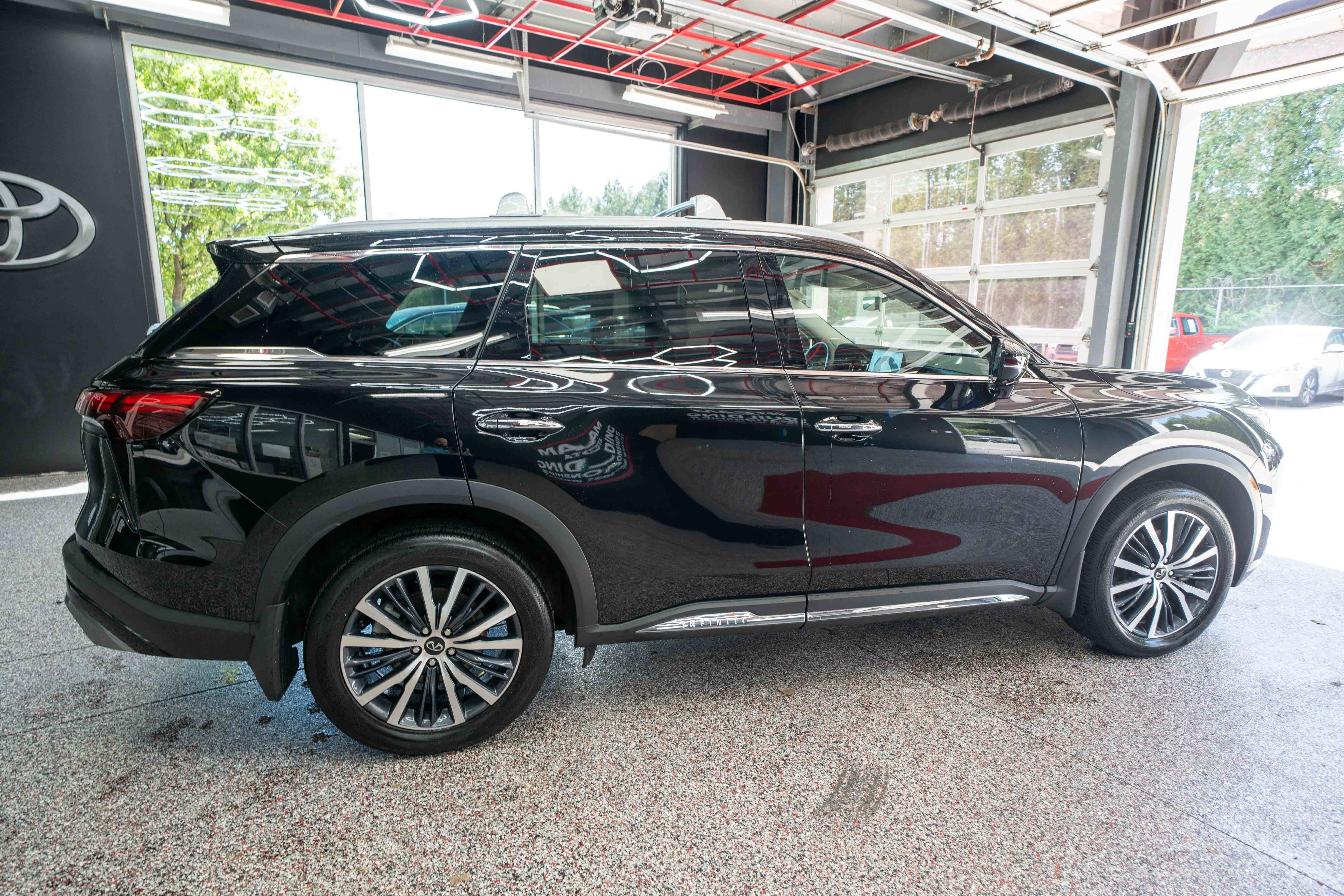 Used 2025 INFINITI QX60 Sensory w/ Vision Package image 4