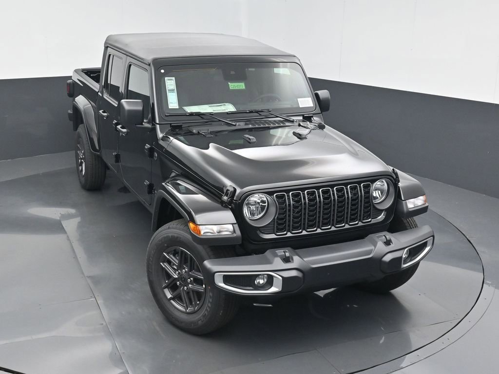 New 2025 Jeep Gladiator Sport AWD/4WD image 17