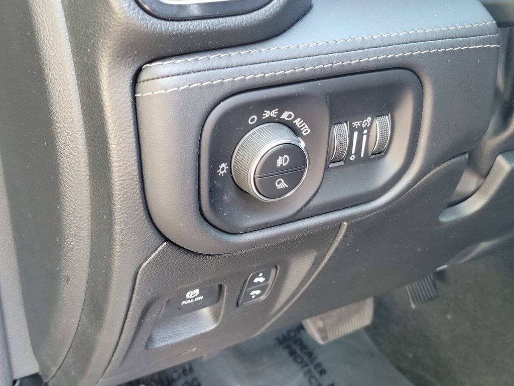 Used 2023 RAM 1500 Limited AWD/4WD image 18