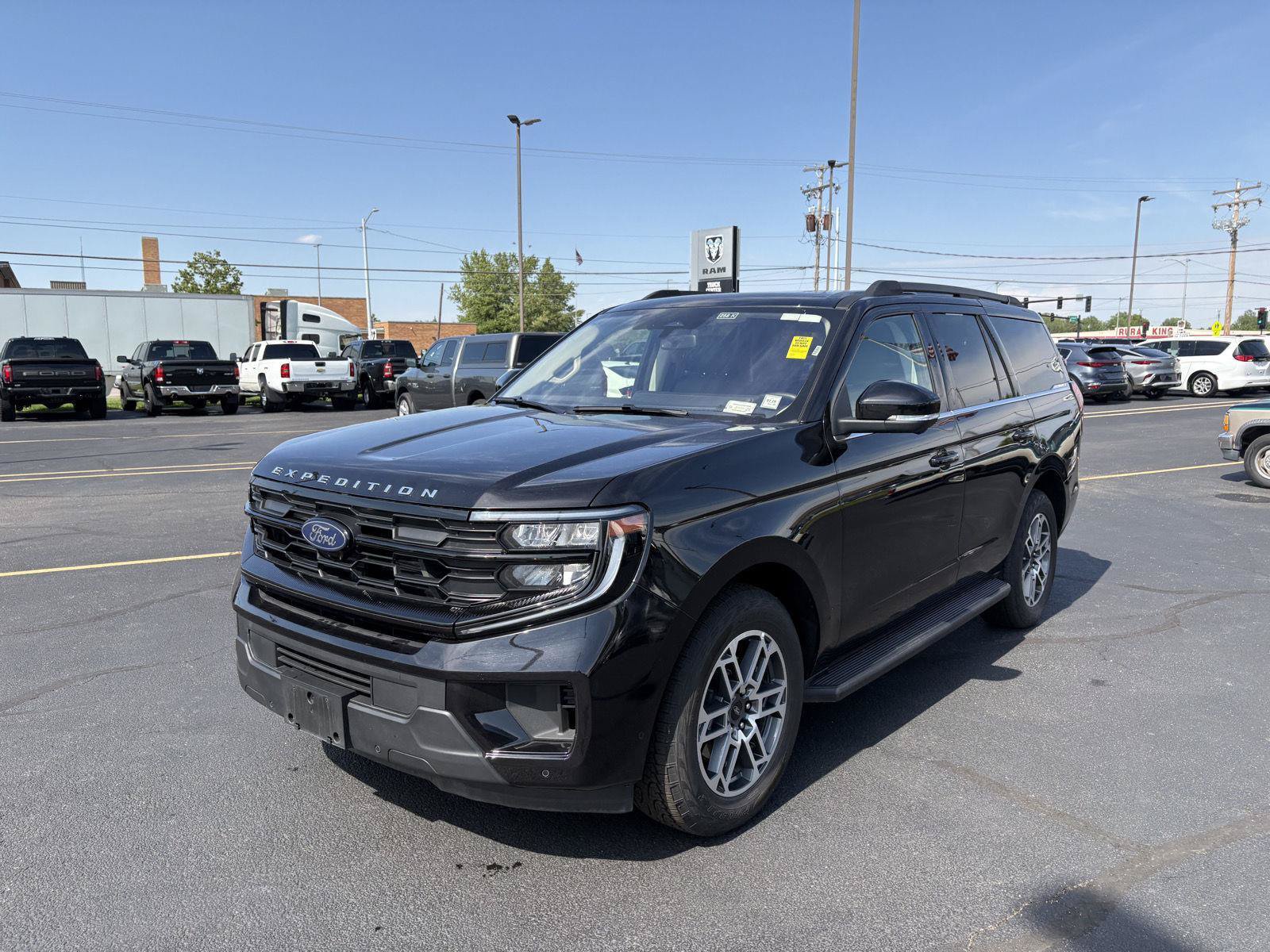 Used 2025 Ford Expedition Active AWD/4WD image 21