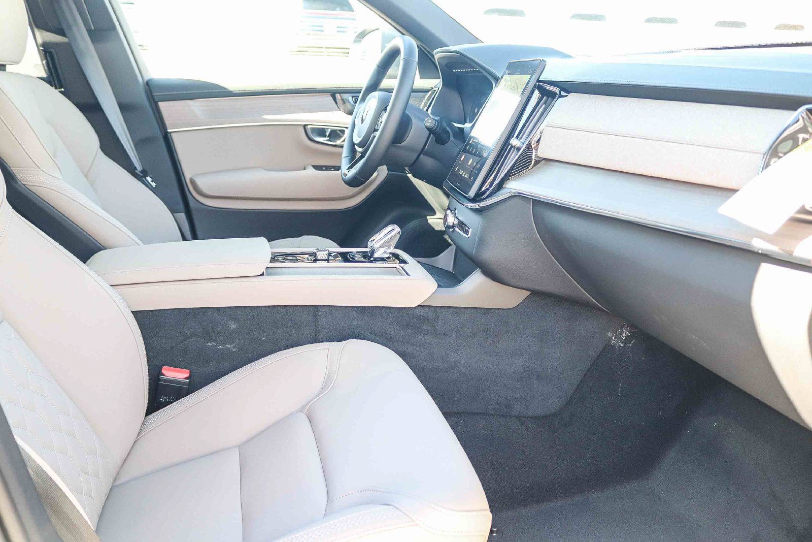 New 2027 Volvo XC90 B6 Plus AWD/4WD image 16