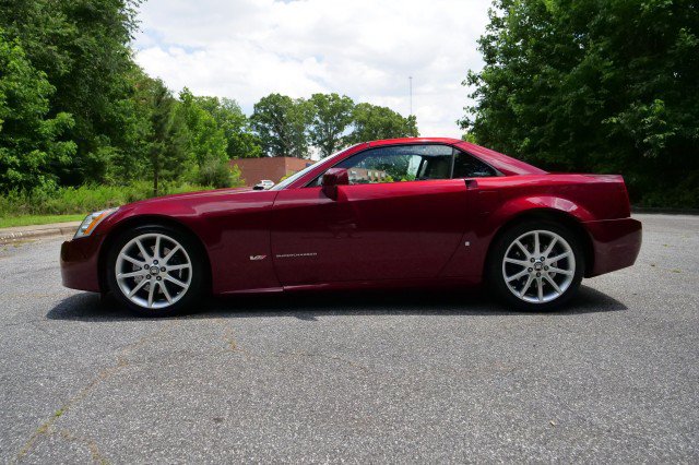 Used 2007 Cadillac XLR V RWD image 40