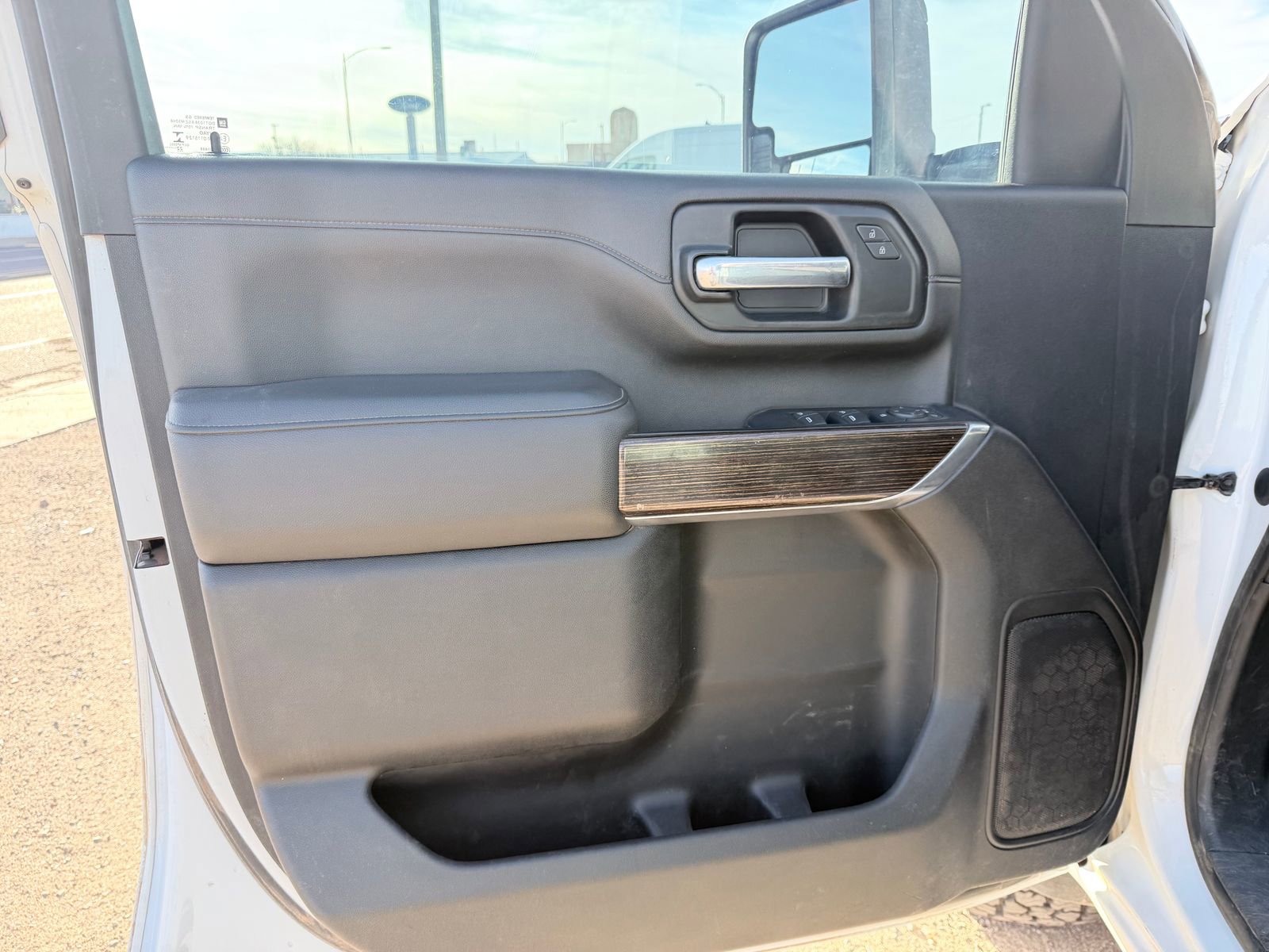 Used 2023 GMC Sierra 3500 SLE w/ X31 Off-Road Package image 10