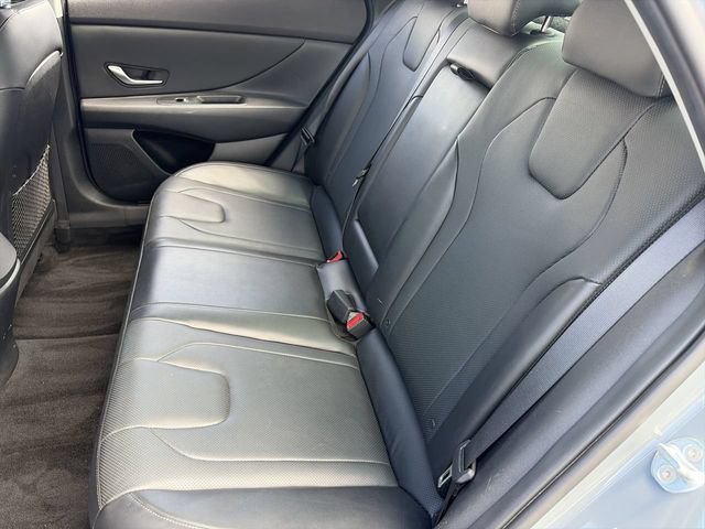 Used 2023 Hyundai Elantra Limited w/ Preferred Accessory Package FWD image 18
