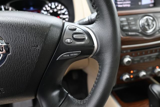 Used 2017 Nissan Pathfinder Platinum FWD image 31