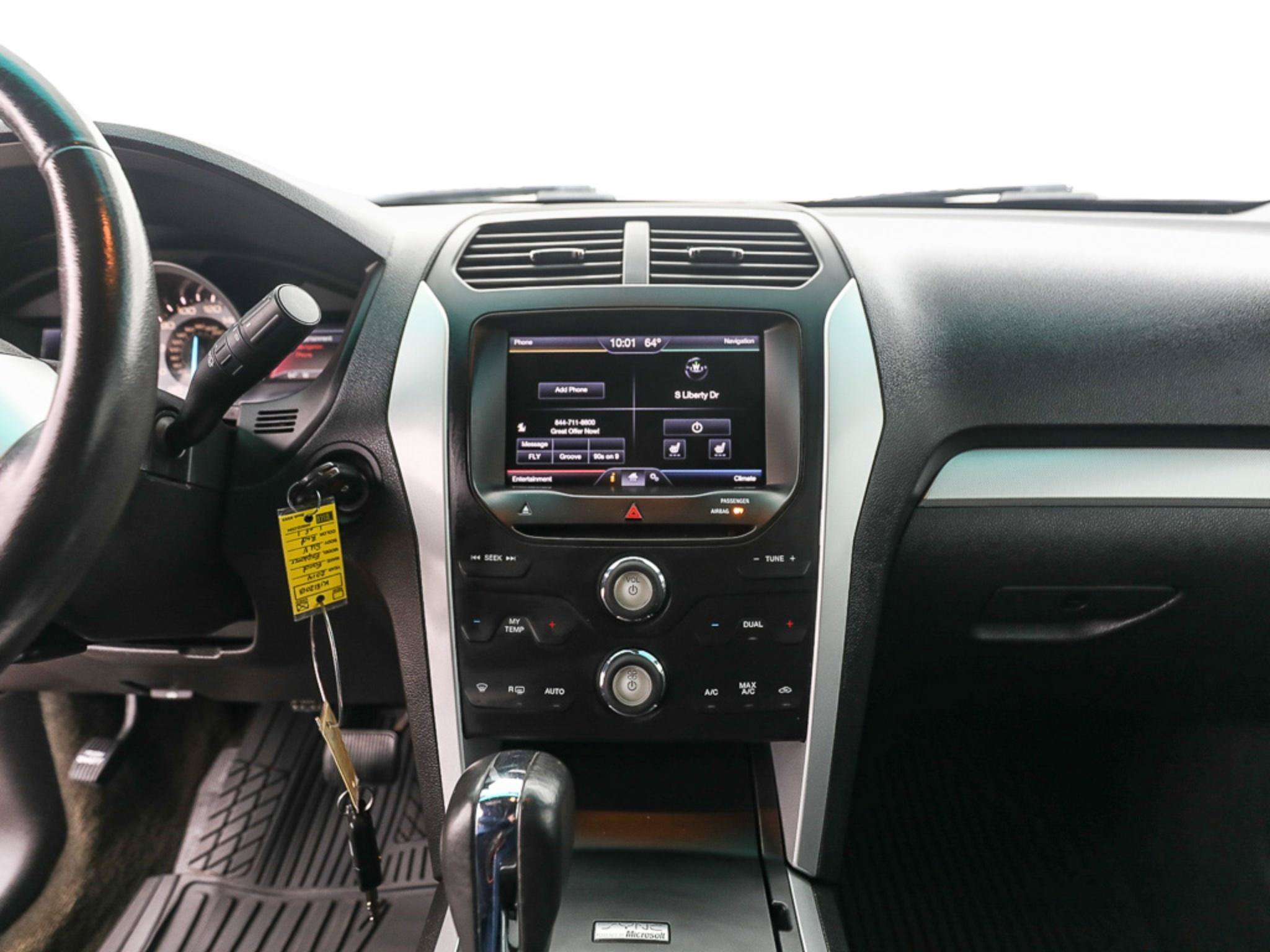 Used 2014 Ford Explorer XLT w/ Equipment Group 202A FWD image 16