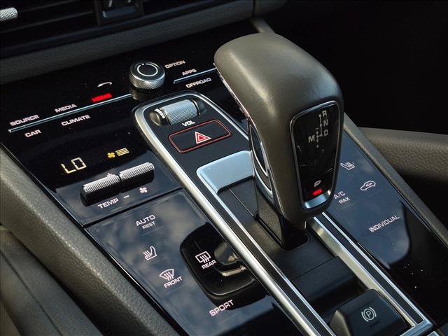 Used 2023 Porsche Cayenne AWD/4WD image 7