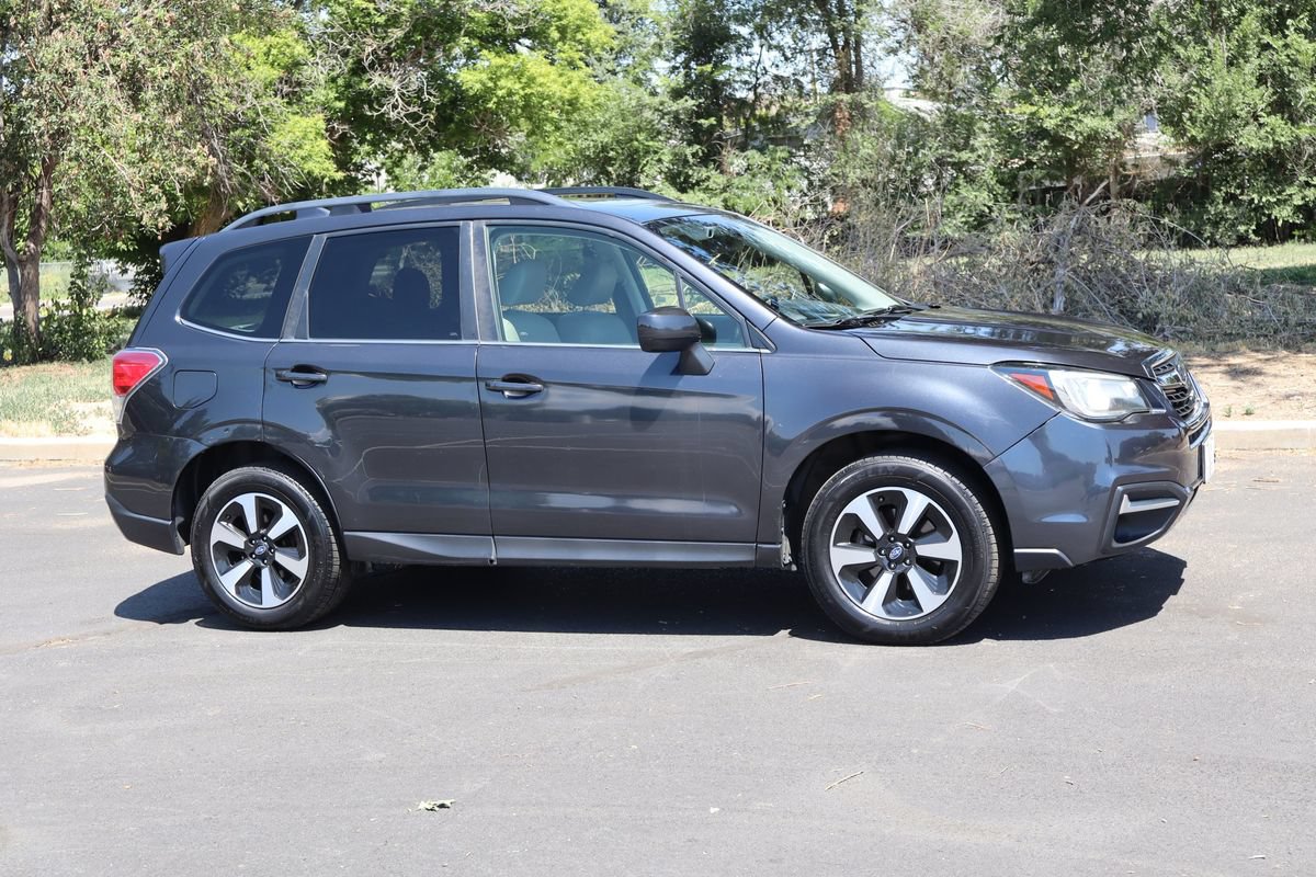 Used 2017 Subaru Forester 2.5i Limited AWD/4WD image 2
