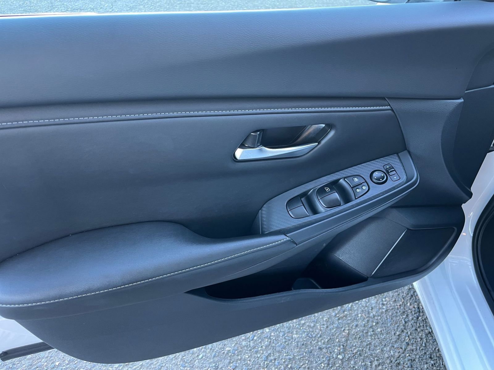 Used 2025 Nissan Sentra SV image 18