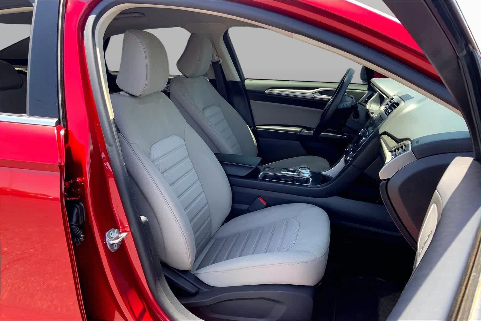 Used 2020 Ford Fusion S FWD image 9