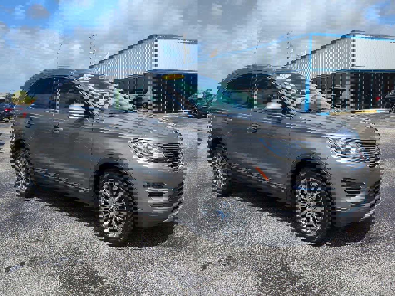 Used 2016 Lincoln MKC Reserve w/ Lincoln MKC Climate Package image 2