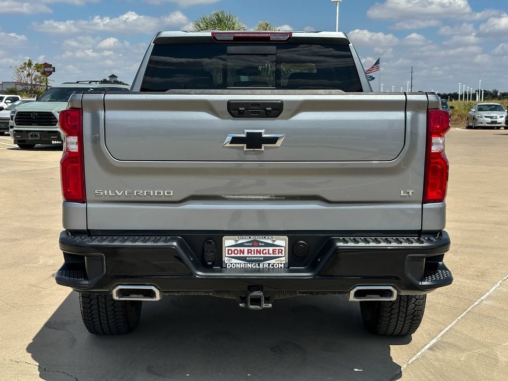 Used 2026 Chevrolet Silverado 1500 LT Trail Boss w/ Convenience Package II AWD/4WD image 4