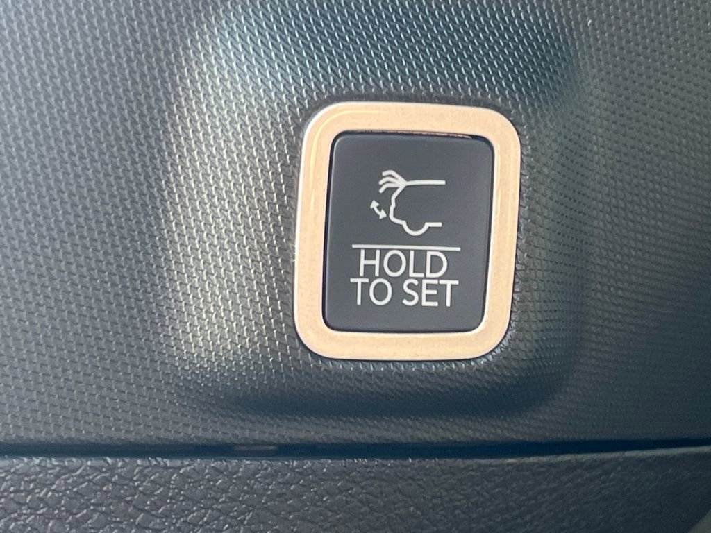 New 2025 Jeep Grand Cherokee Laredo image 29