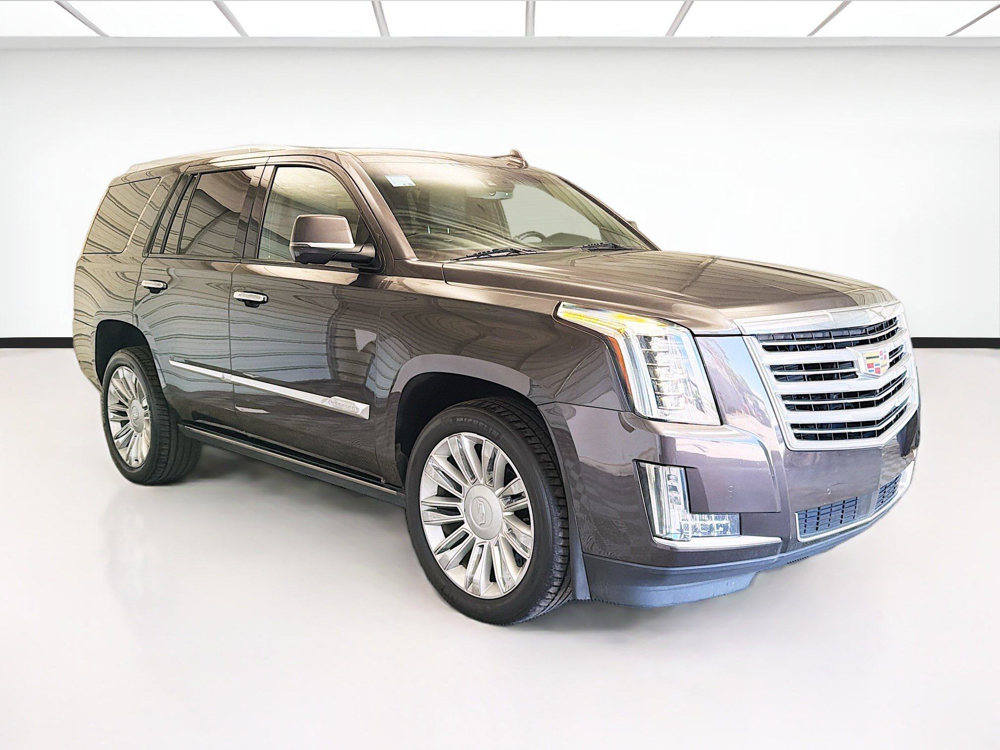 Used 2016 Cadillac Escalade Platinum AWD/4WD image 3