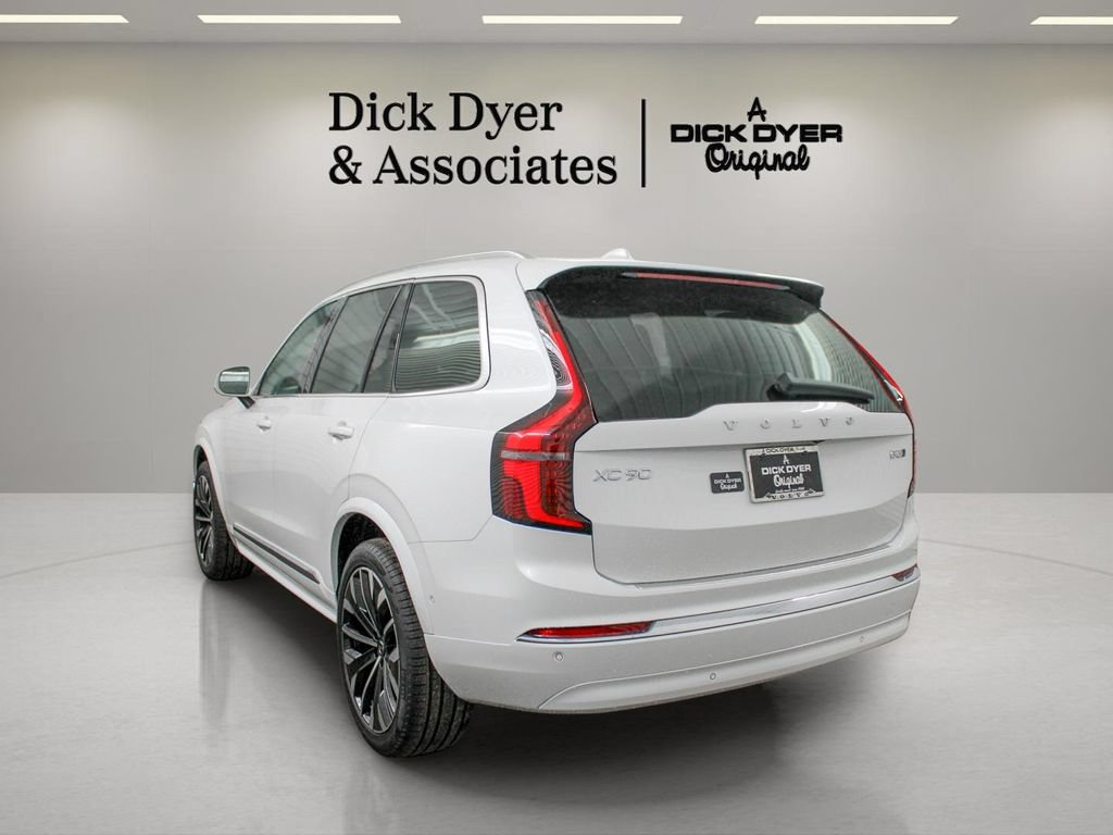 Used 2026 Volvo XC90 B5 Plus w/ Protection Package Premier AWD/4WD image 5