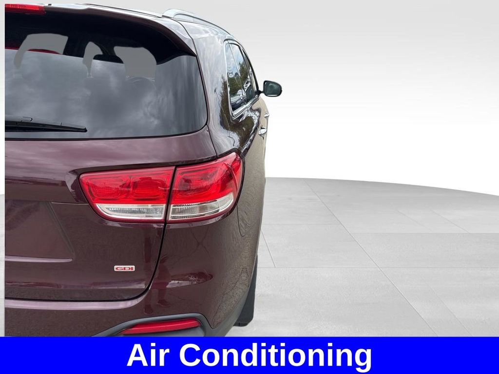 Used 2017 Kia Sorento AWD image 5