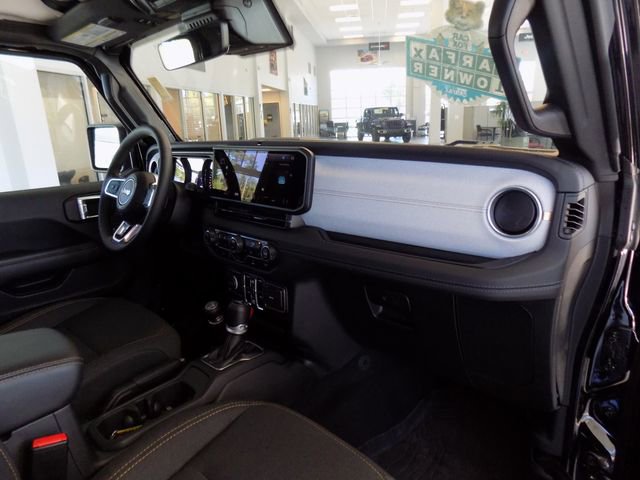 Certified 2024 Jeep Wrangler Unlimited Sahara w/ Technology Group AWD/4WD image 23